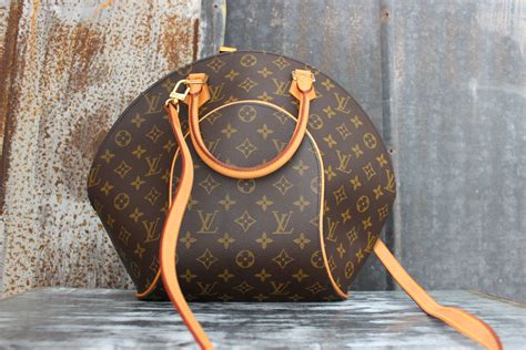 louis vuitton ellipse mm vs pm|louis vuitton ellipse bag discontinued.